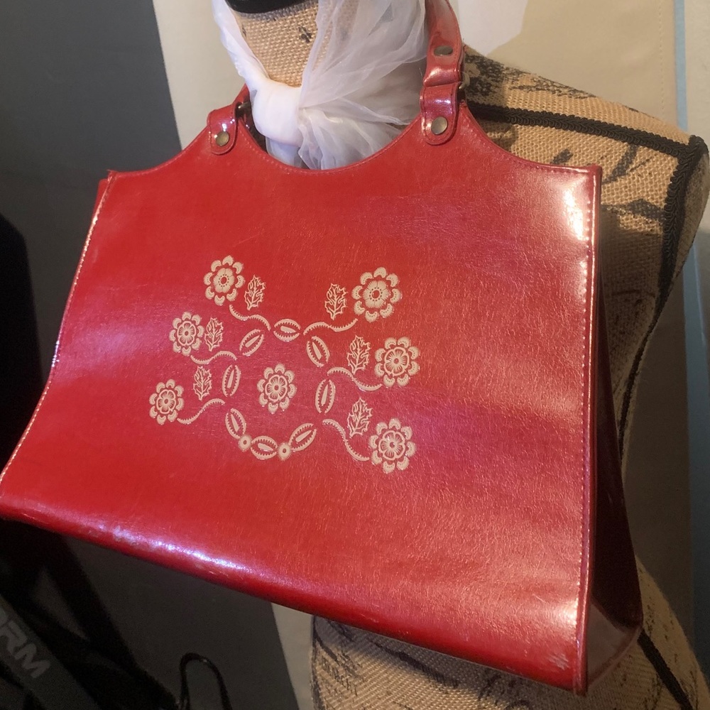 Red Vintage inspired large hand bag.